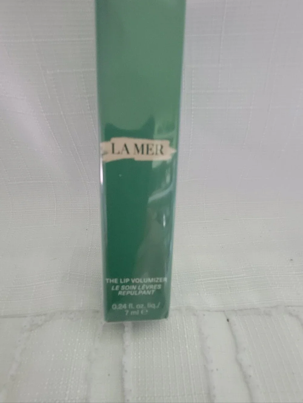 La Mer Lip Volumizer - Shade #40 Sheer Coral